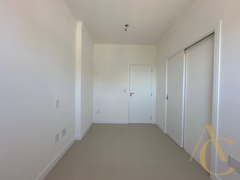 Apartamento à venda – 1 suíte e 2 demi-suíte/Espaço Gourmet – Campinas – São José/SC.