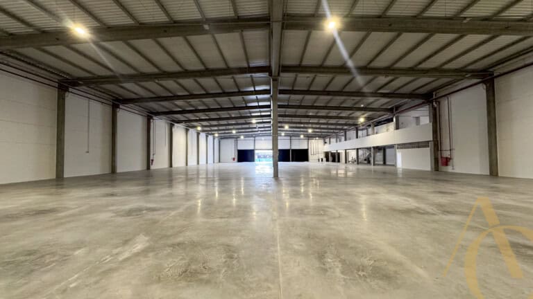 Loja para alugar – BR 101 – Palhoça, SC.