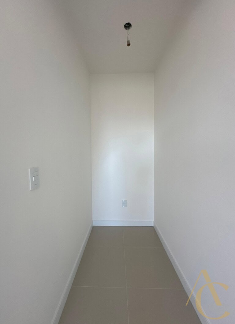 Apartamento à venda – 1 suíte e 2 demi-suíte/Espaço Gourmet – Campinas – São José/SC.