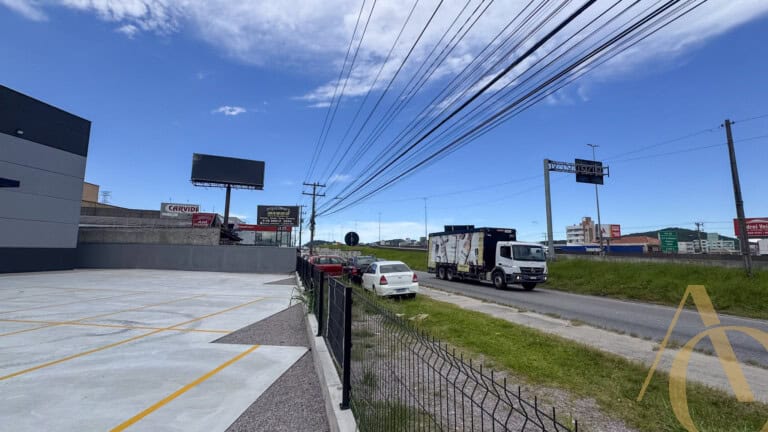 Loja para alugar – BR 101 – Palhoça, SC.