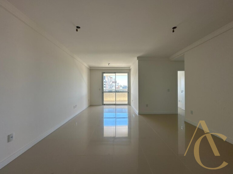 Apartamento à venda – 3 quartos sendo 1 suíte/Academia – Campinas – São José/SC.