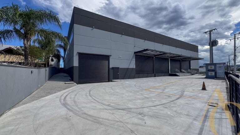 Loja para alugar – BR 101 – Palhoça, SC.