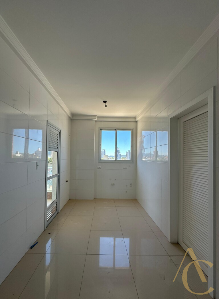 Apartamento à Venda – 3 dormitórios sendo 1 suíte – Centro, Palhoça/SC.