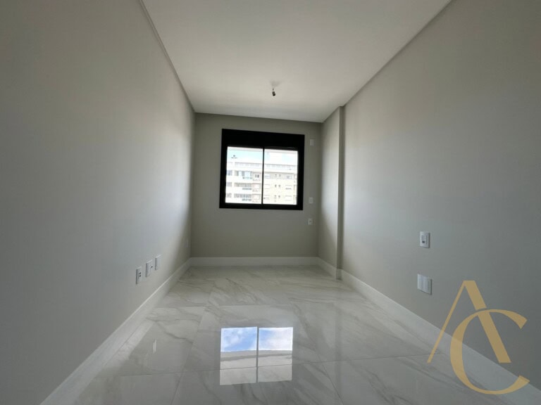 Apartamento à venda – 03 suítes – Campinas – São José/SC.
