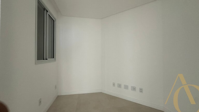 Apartamento à venda – 3 quartos sendo 1 suíte com banheira – São José/SC.