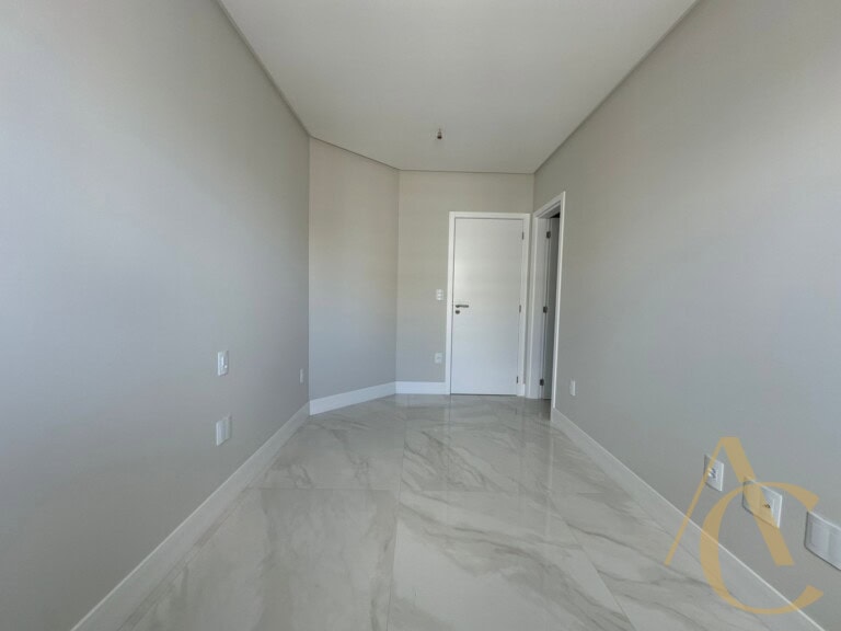 Apartamento à venda – 03 suítes com ampla sacada – Campinas – São José/SC.