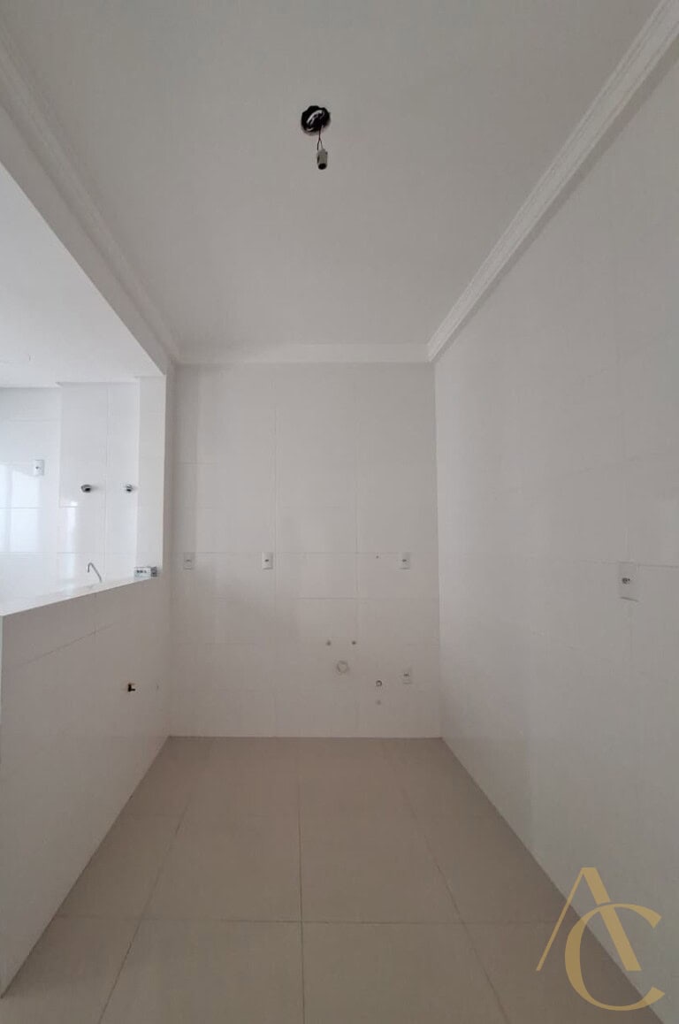 Apartamento à Venda – 2 dormitórios sendo 1 suíte / Playground – Centro, Palhoça/SC.