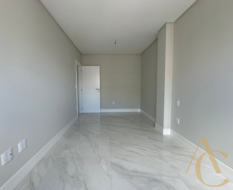 Apartamento à venda – 03 suítes – Campinas – São José/SC.