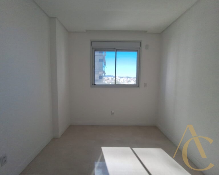 Apartamento à venda – 3 quartos sendo 1 suíte com sacada – São José/SC.