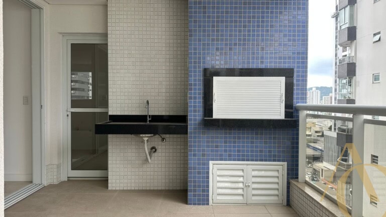 Apartamento à venda – 3 quartos sendo 1 suíte com banheira – São José/SC.