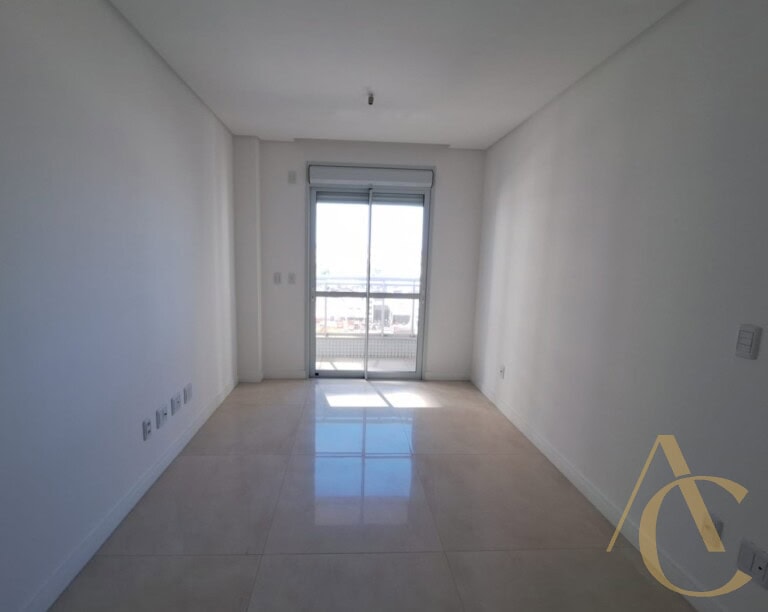 Apartamento à venda – 3 quartos sendo 1 suíte com sacada – São José/SC.