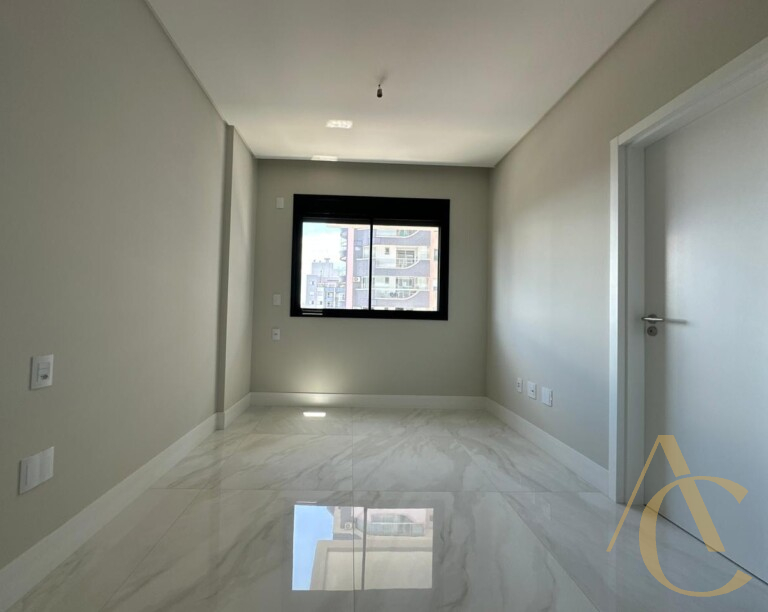 Apartamento à venda – 03 suítes/Sauna – Campinas – São José/SC.