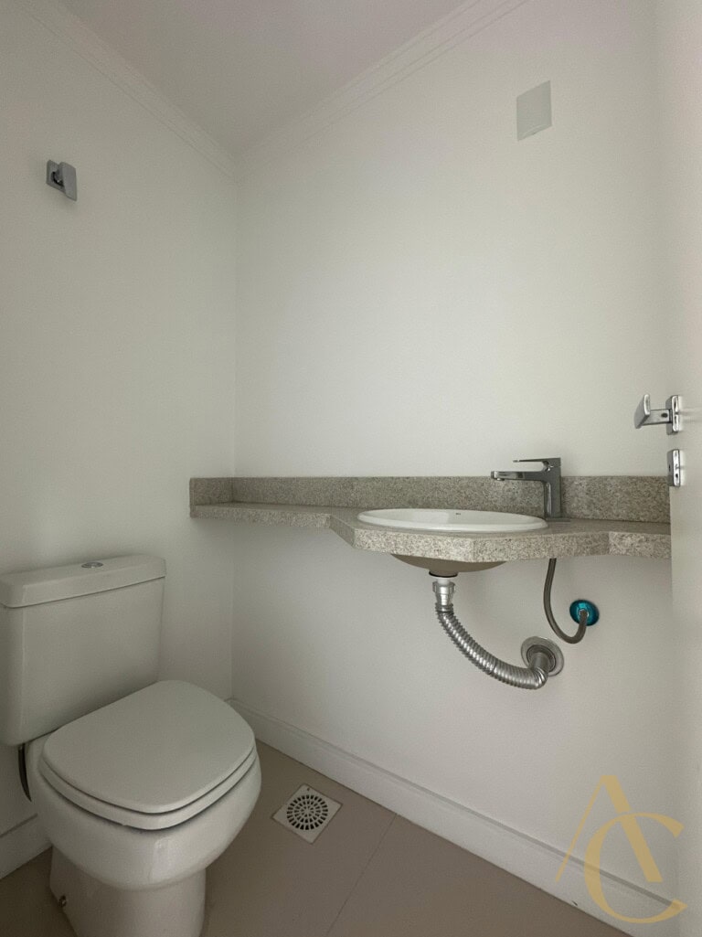 Apartamento à Venda – 3 dormitórios sendo 1 suíte com 177,50m² – Centro, Palhoça/SC.