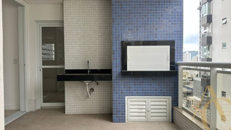 Apartamento à venda – 3 quartos sendo 1 suíte com banheira – São José/SC.