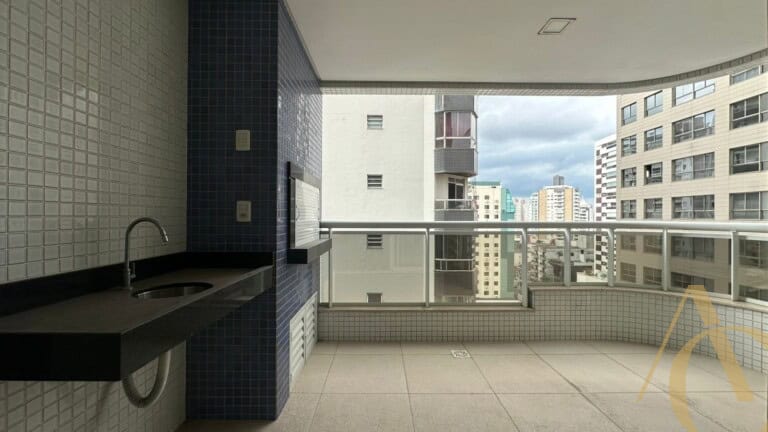 Apartamento à venda – 3 quartos sendo 1 suíte com banheira – São José/SC.