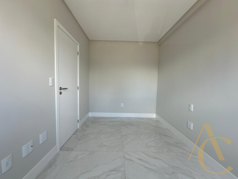 Apartamento à venda – 03 suítes/Sauna – Campinas – São José/SC.