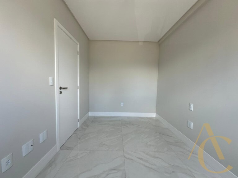 Apartamento à venda – 03 suítes/Sauna – Campinas – São José/SC.