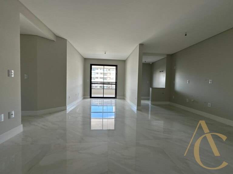Apartamento à venda – 02 suítes – Campinas – São José/SC.