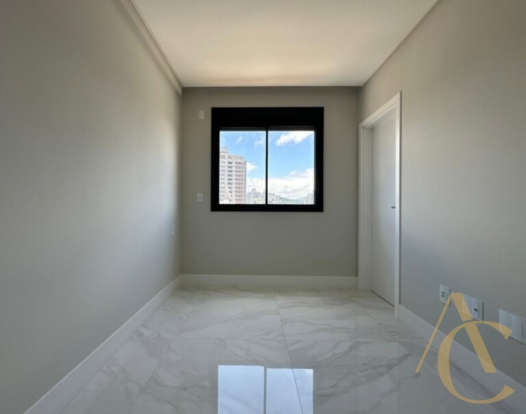 Apartamento à venda – 03 suítes/Sauna – Campinas – São José/SC.