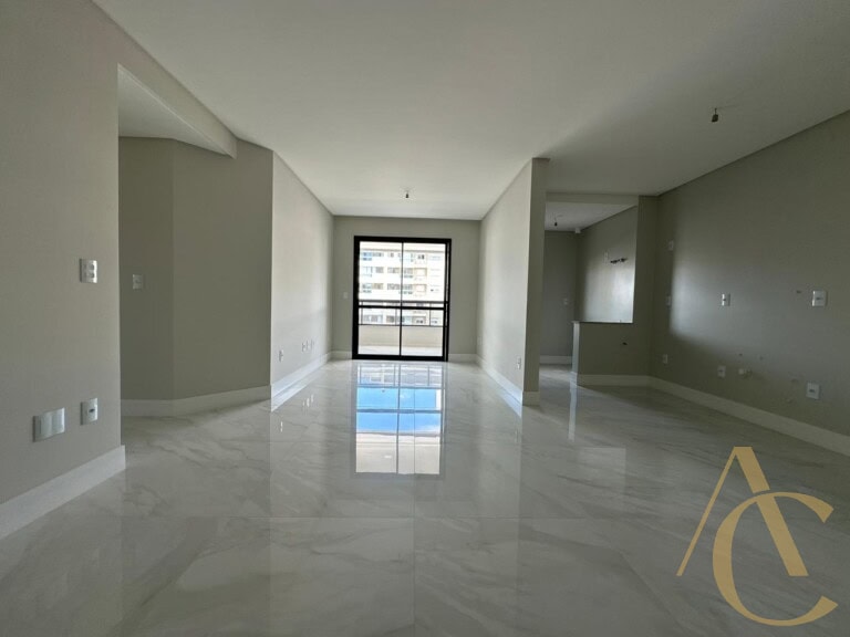 Apartamento à venda – 02 suítes – Campinas – São José/SC.