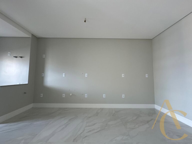 Apartamento à venda – 02 suítes – Campinas – São José/SC.