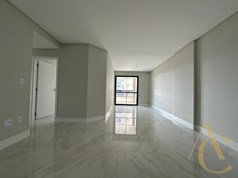 Apartamento à venda – 03 suítes/Sauna – Campinas – São José/SC.