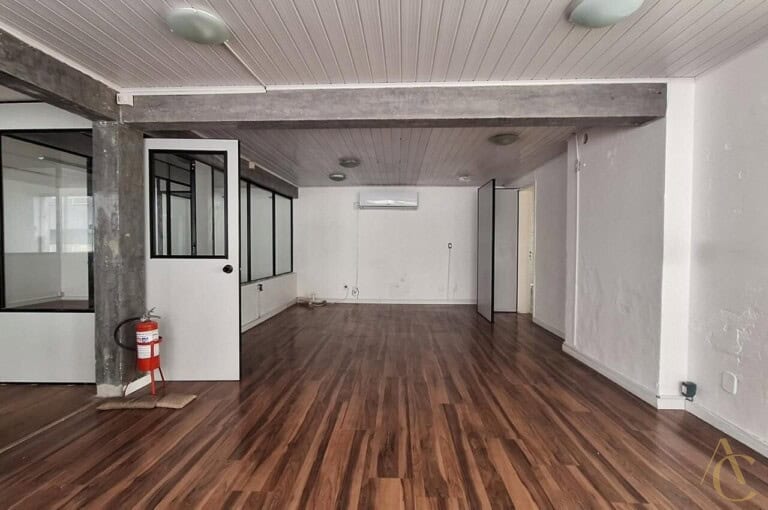 Sala para alugar – 74,56m²- Centro – Florianópolis, SC.