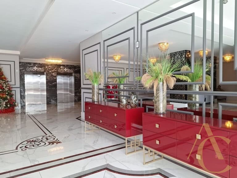 Apartamento à venda – 3 quartos sendo 1 suíte com sacada – São José/SC.