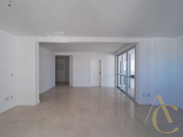 Apartamento à venda – 3 quartos sendo 1 suíte com sacada – São José/SC.