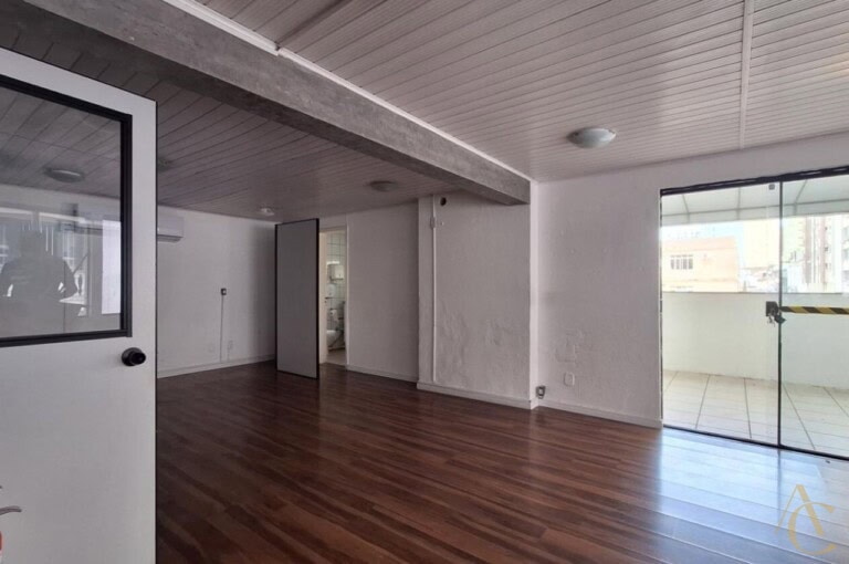 Sala para alugar – 74,56m²- Centro – Florianópolis, SC.