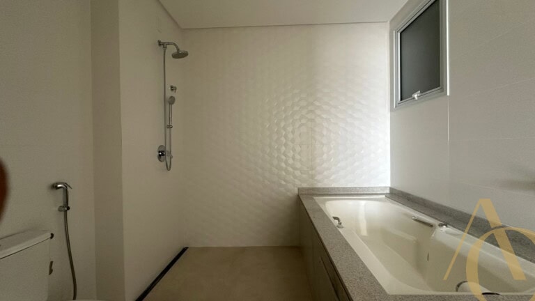 Apartamento à venda – 3 quartos sendo 1 suíte com banheira – São José/SC.