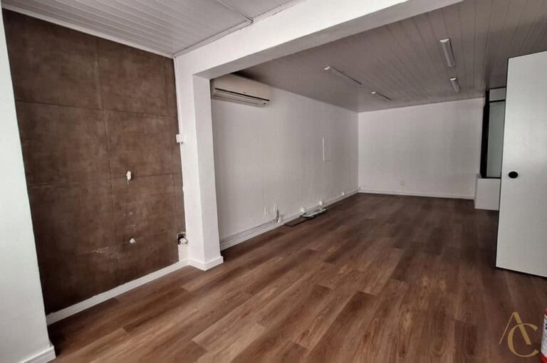 Sala para alugar – 74,56m²- Centro – Florianópolis, SC.