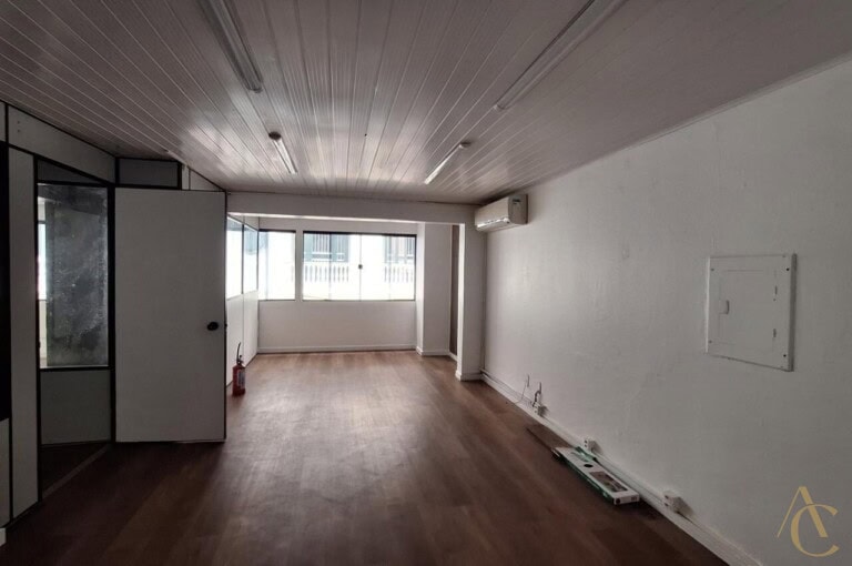 Sala para alugar – 74,56m²- Centro – Florianópolis, SC.