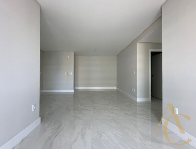 Apartamento à venda – 03 suítes – Campinas – São José/SC.