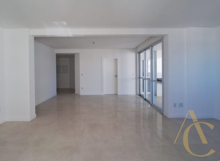 Apartamento à venda – 3 quartos sendo 1 suíte com sacada – São José/SC.