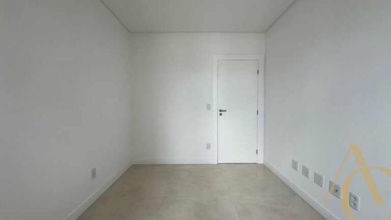 Apartamento à venda – 3 quartos sendo 1 suíte com banheira – São José/SC.