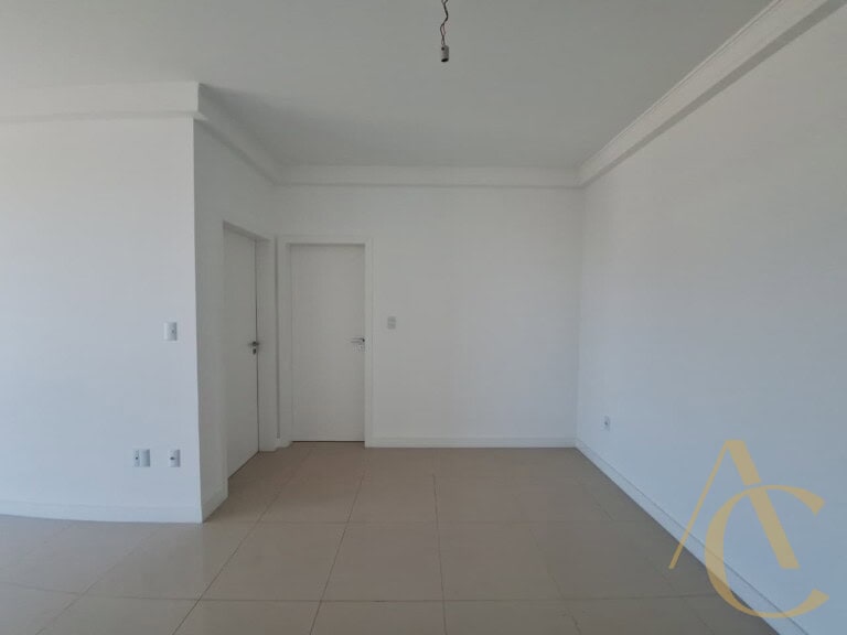 Apartamento à Venda – 2 dormitórios sendo 1 suíte / Playground – Centro, Palhoça/SC.