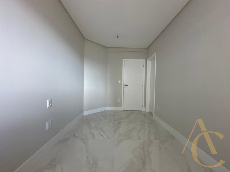 Apartamento à venda – 03 suítes/Sauna – Campinas – São José/SC.