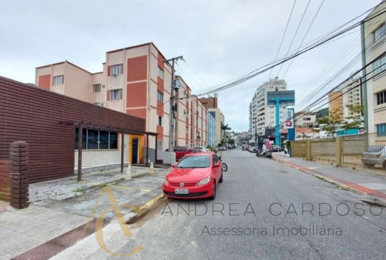 Apartamento para alugar – 2 quartos – Centro | Florianópolis/SC.