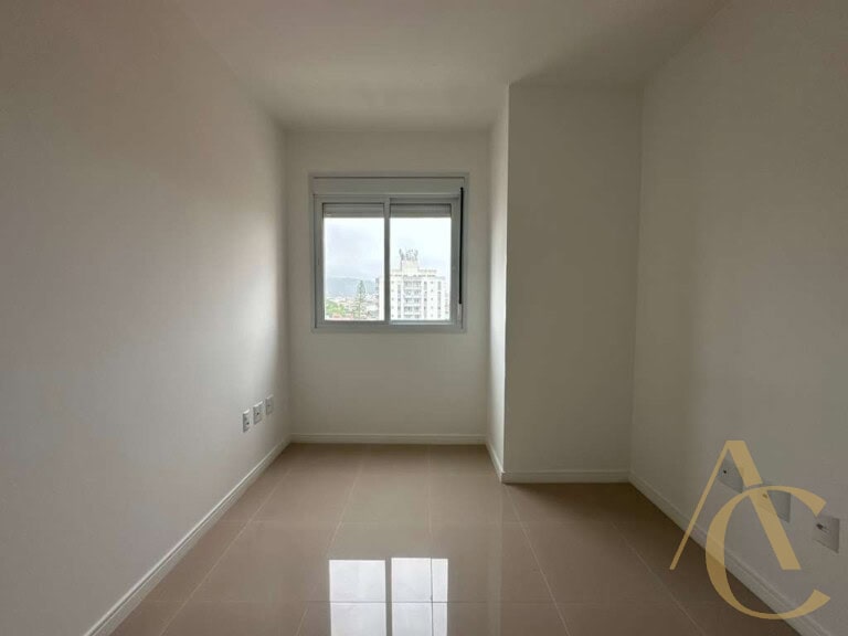 Apartamento à venda – 3 quartos sendo 1 suíte – Barreiros – São José/SC.