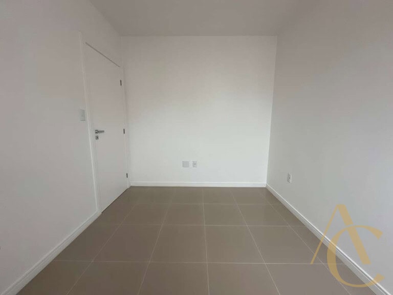 Apartamento à venda – 3 quartos sendo 1 suíte – Barreiros – São José/SC.