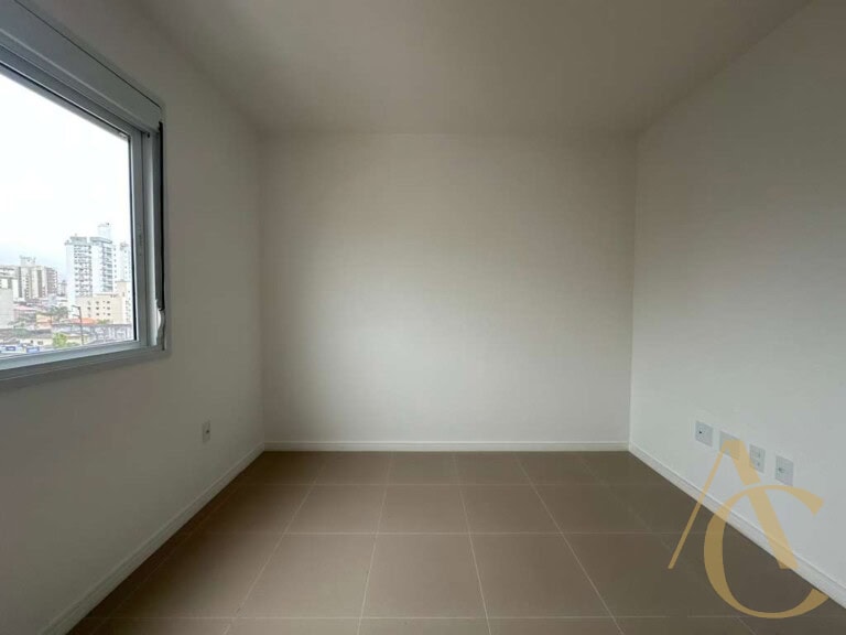 Apartamento à venda – 3 quartos sendo 1 suíte – Barreiros – São José/SC.