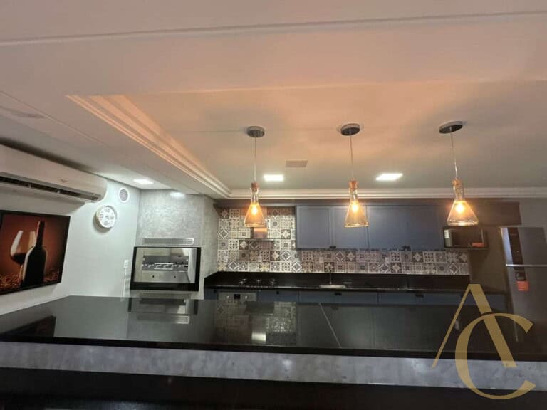 Apartamento à venda – 3 quartos sendo 1 suíte com persiana nos quartos – Barreiros, São José/SC.