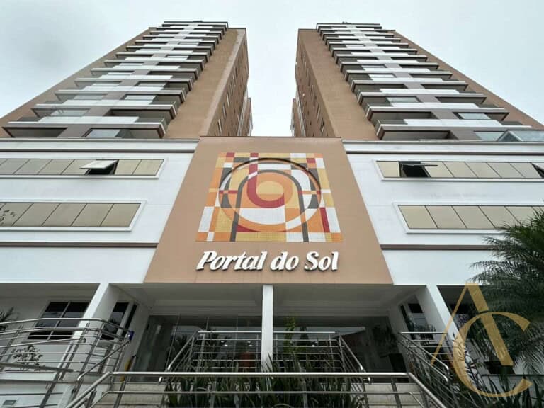 Apartamento à venda – 3 quartos sendo 1 suíte com persiana nos quartos – Barreiros, São José/SC.