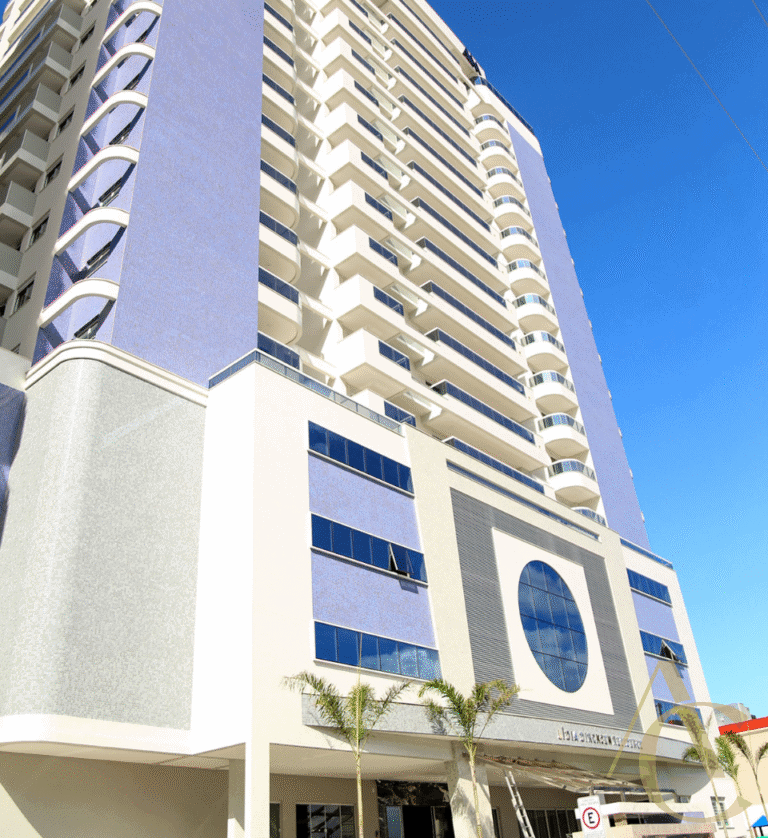 Apartamento à venda – 3 quartos sendo 1 suíte com sacada – São José/SC.