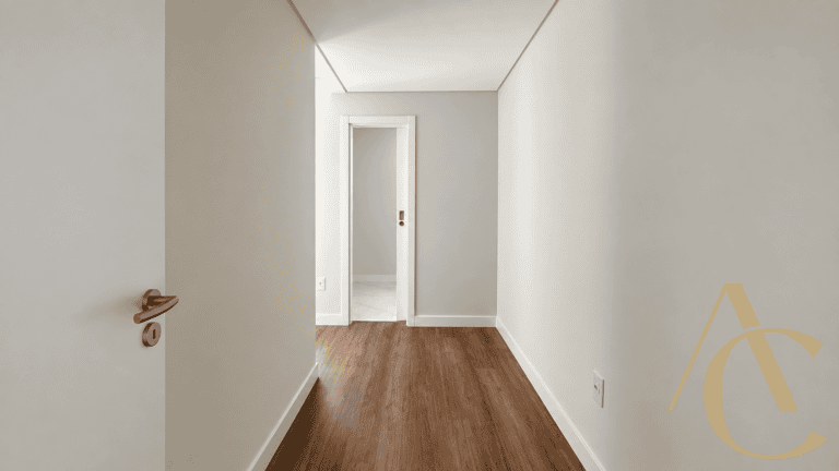Apartamento à venda – 01 suíte e 2 demi-suítes – Kobrasol – São José/SC.