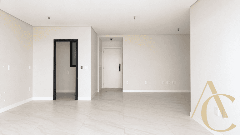 Apartamento à venda – 01 suíte e 2 demi-suítes / Sala de Massagem – Kobrasol – São José/SC.