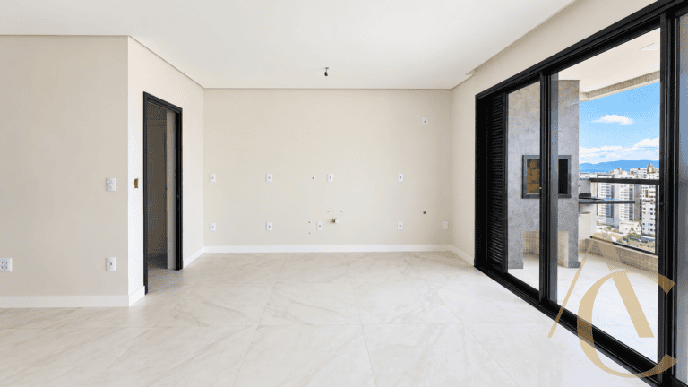 Apartamento à venda – 03 suítes com garagem – Kobrasol – São José/SC.