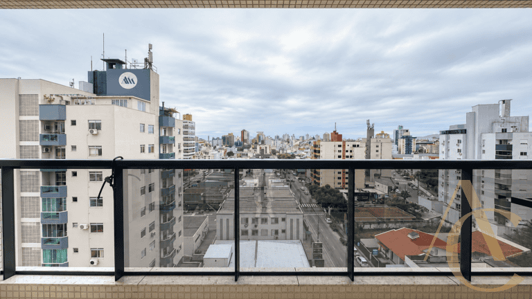 Apartamento à venda – 01 suíte e 2 demi-suítes com hobby box – Kobrasol – São José/SC.