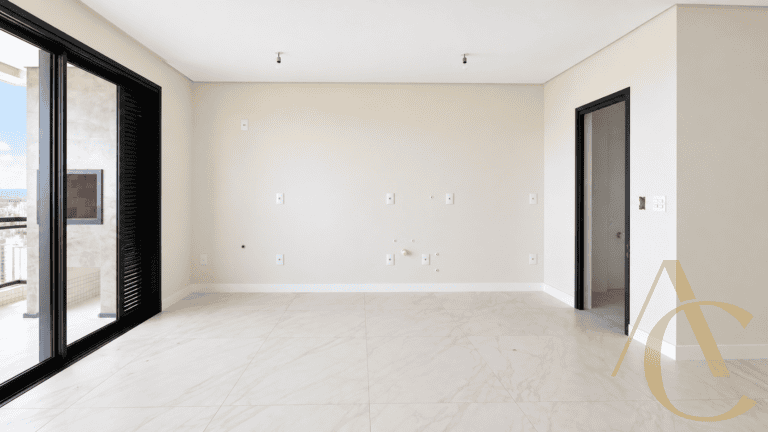 Apartamento à venda – 01 suíte e 2 demi-suítes / Academia – Kobrasol – São José/SC.